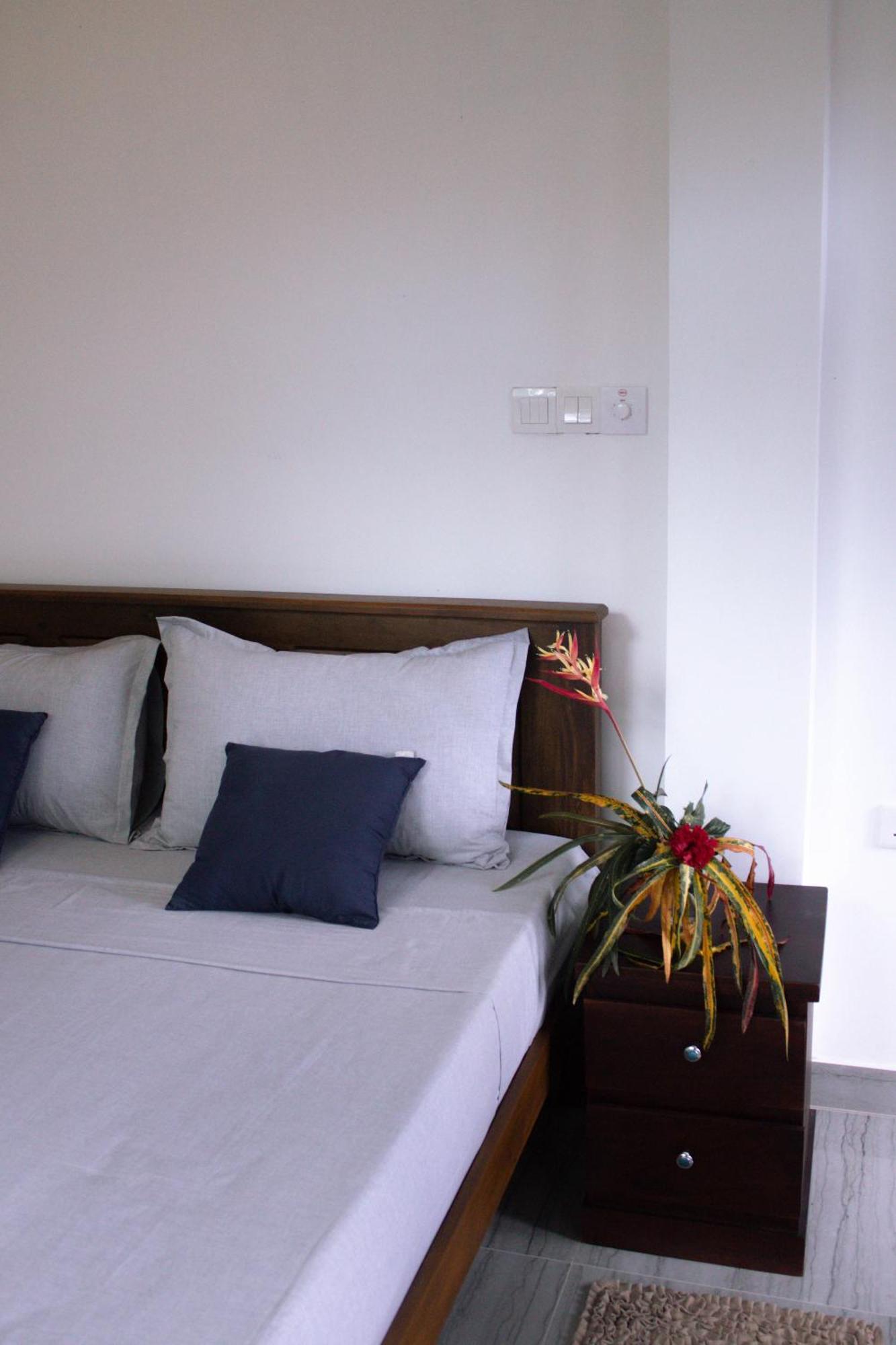 Uralsurf House Hotel Weligama Exterior photo
